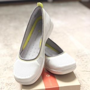 Clarks Unstructured Leather Flats